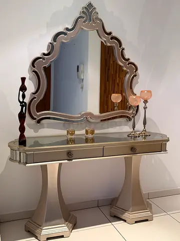 Excellent Console unit for Sale