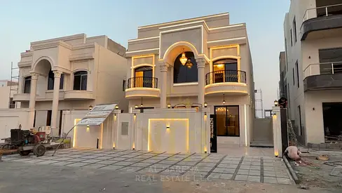 Near the mosque and Azhi Villa complex, featuring a distinctive classic design | Two floors + roof | 6 rooms | Price includes registration fees