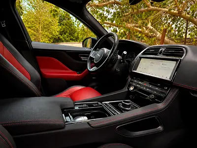 صورة 5 لـ 2017 Jaguar F-PACE