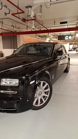 2014 ROLLS-ROYCE PHANTOM photo 3