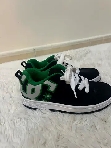 DC Unisex Court Graffik Skate Shoe