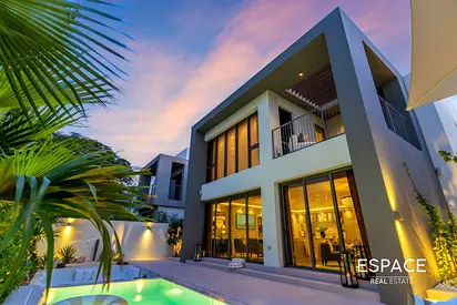 One of a kind | Fully Furnished | Extended | Pool