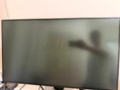 32 inch LED LCD TV / Monitor - Good Working Condition
