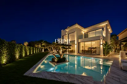 5 Bedrooms | Skyline and Main Lake Views