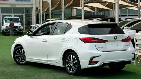 صورة 4 لـ 2019 Lexus CT-SERIES