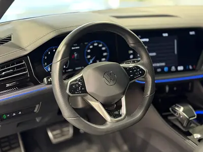 صورة 9 لـ 2024 Volkswagen TOUAREG