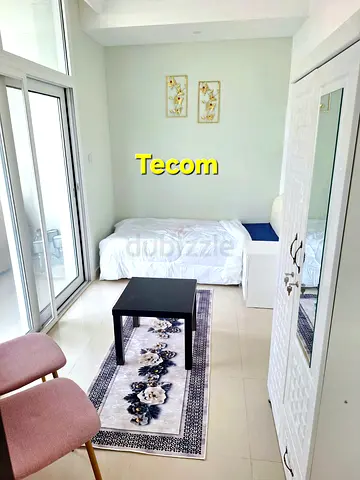 Partition available for rent in Dubai, Barsha Heights, for girls and boys. Book now.