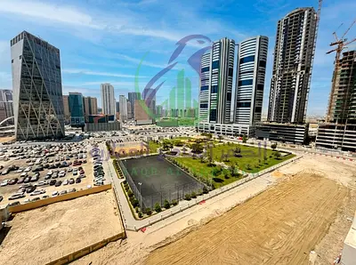 شقة غرفتين وصالة أول ساكن للإيجار السنوي في الممزر الشارقة غرفتان ماستر ثلاثة حمامات باركينغ والدفع مرن