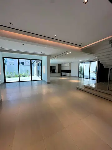 Brand new !! Modern villa ( 7 bed room +2 living room +majlis+2 kitchen +Elavator+laundry room+store