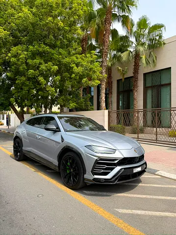 2020 Lamborghini URUS photo 3