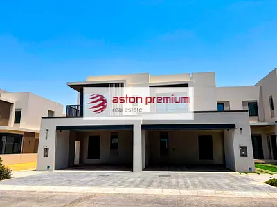 Luxury 4BR Townhouse | Prime Location | Accessible