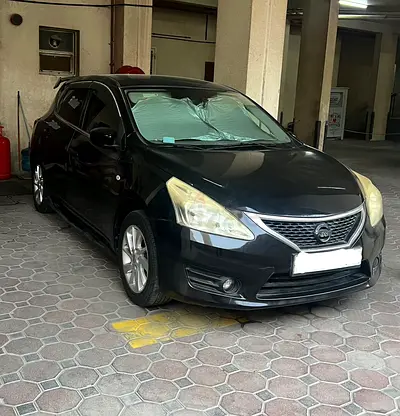 Tida hatchback 2016