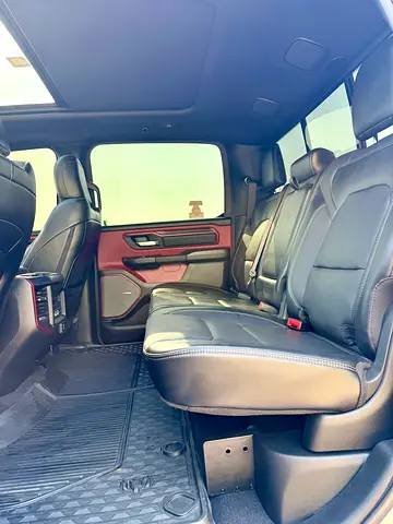 صورة 10 لـ 2025 RAM 1500