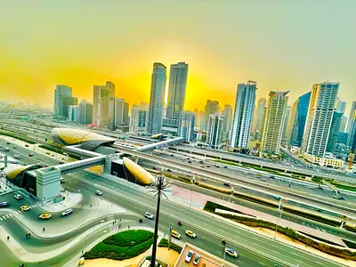 Mid Floor I Upgraded Unit I SZR & Marina View