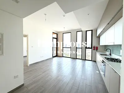 Vacant | Unfurnished | Open Kitchen