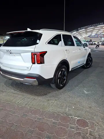 2024 KIA SORENTO thumbnail 9