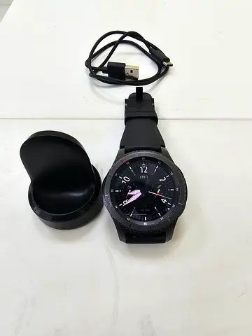 Samsung Gear S3 frontier watch with charger condition 10/9 fully original watch