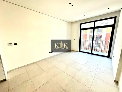 استوديو حديث | بيفرلي ريزيدنس | إطلالات على المسبح والمدينة