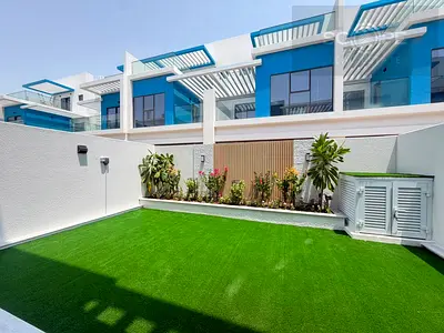 Landscaped | Glass in Bathrooms | 2270Sqft Builtup