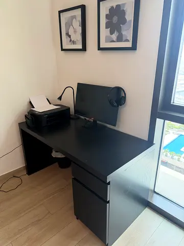 Black wooden desk - 2 built shelf’s