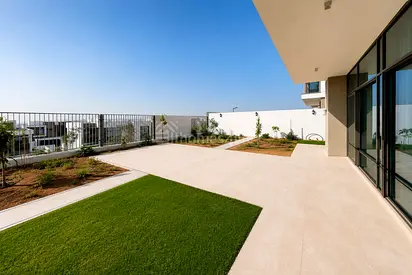 MOTIVATED SELLER | VASTU | LANDSCAPPED