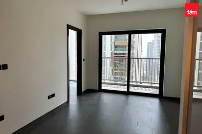 1 Bathroom + Powder Room/ High Floor