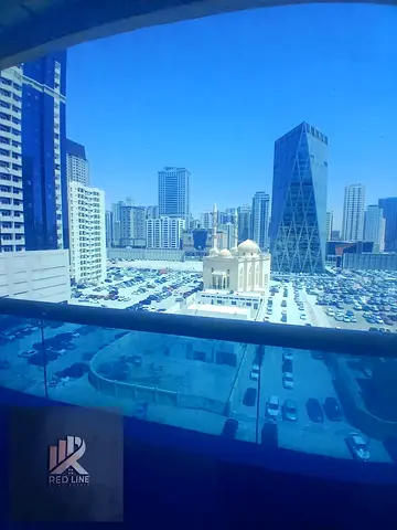 🏡 شقة غرفتين وصالة للإيجار السنوي في التعاون 🏡 فرصة مميزة للسكن في موقع حيوي بإطلالة مباشرة على شارع الوحدة، مع جميع الخدمات والمرافق القريبة. ✨ تفا