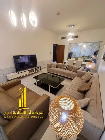 ✨ أفخم وأرقى شقة ثلاث غرف وصالة بإطلالة بحرية للإيجار الشهري في أبراج الواحة✨ استمتع بأجواء الرفاهية والإطلالة البحرية الساحرة! شقة ثلاث غرف وصالة مفر