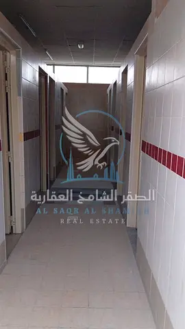 Labor accommodation in a prime location on the main road, featuring spacious rooms that comfortably house a substantial number of workers.