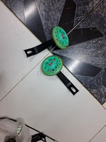 Cycle support wheel