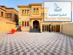 Large courtyard | Indoor majlis | Outdoor majlis | Large setback area | Prep kitchen | Main kitchen 