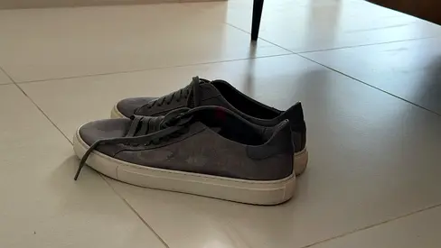 Axel Arigato Suede