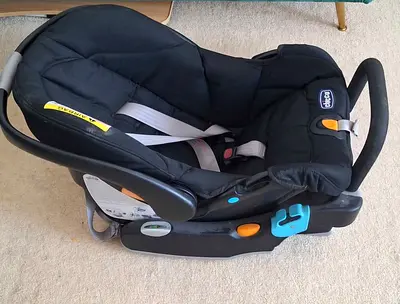 Chicco Rear-Facing Infant Car Seat – Safe & Clean – Lightly Used