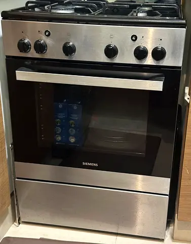 Siemens Stainless Steel Gas Cooker with Oven - perfect Working Condition