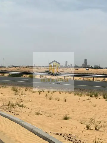 أرض صناعية في العرقوب | أرضي + ميزانين | 720 ألف درهم