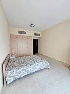 spacious room in a 1-bed apartment