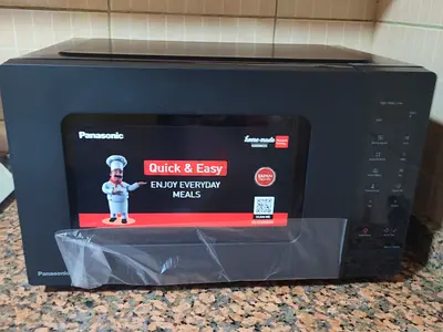Panasonic Countertop Microwave - 25L, Good Condition