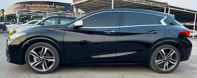 2017 Infiniti Q30 照片 12