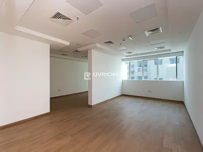 PREMIUM OFFICE SPACE I VACANT I FURNISHED