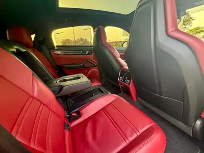 2020 Porsche CAYENNE thumbnail 17