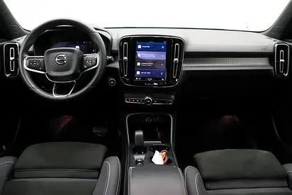 2023 Volvo XC40 — миниатюра 14