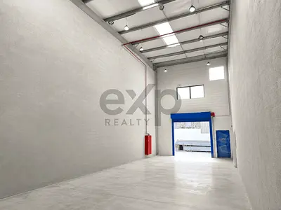 Functional Warehouse | Flexible Commercial Space