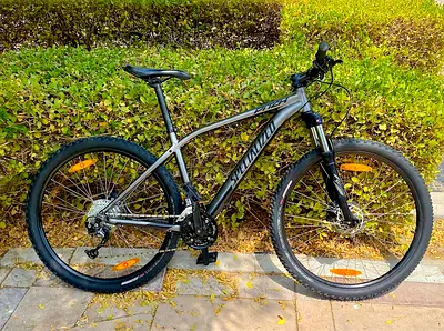 Specialized Pitch MTB with Hydraulic Brakes, 27.5 inch wheels, Medium Frame.