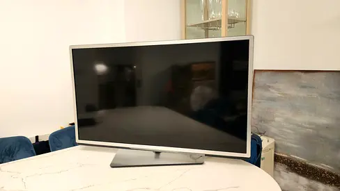 Philips 46” Full HD Smart TV - good condition