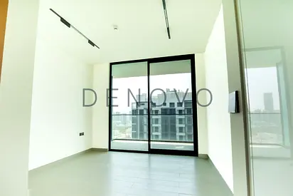 Modern | Fitted Appliances | Pool View |