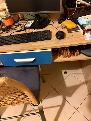 Computer table wooden