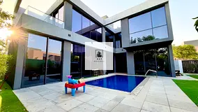 Specious luxury four bedroom corner villa with privet pool for rent in Kaya Masaar
