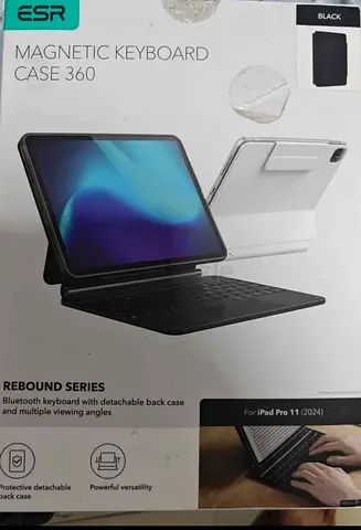 ESR Magnetic Keyboard Case 360 for iPad Pro 11 m4 and m5 (2024) - Black