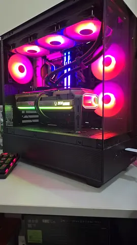 Ryzen 7 9800X3D RTX 5070Ti gaming pc