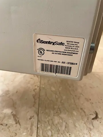Fireproof ‘Sentry Safe’ SAFE